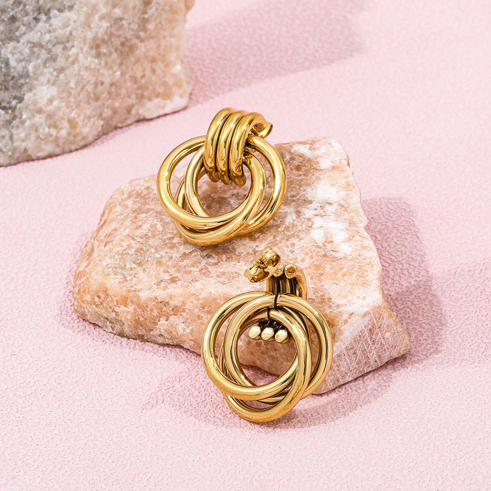 Oriane Loop Earrings