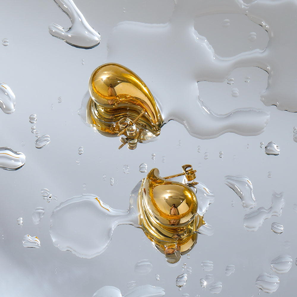 The Élodie Teardrop Earrings